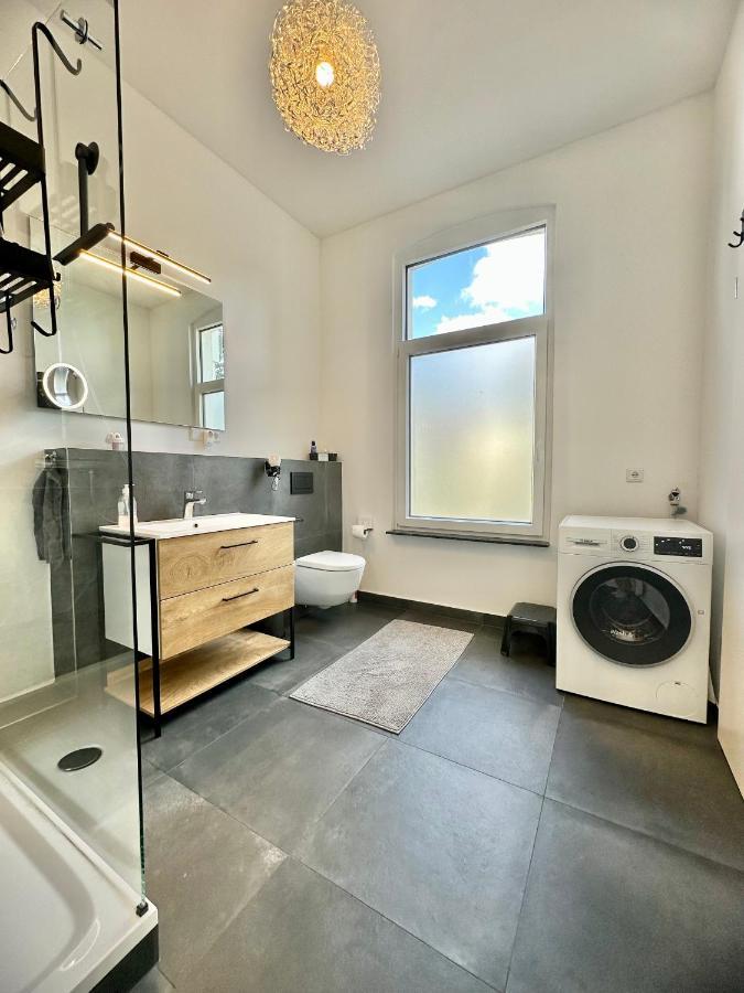 Exklusives City-apartment Im Herzen Oldenburgs Mit Balkon Und Parkplatz A36 Apartment