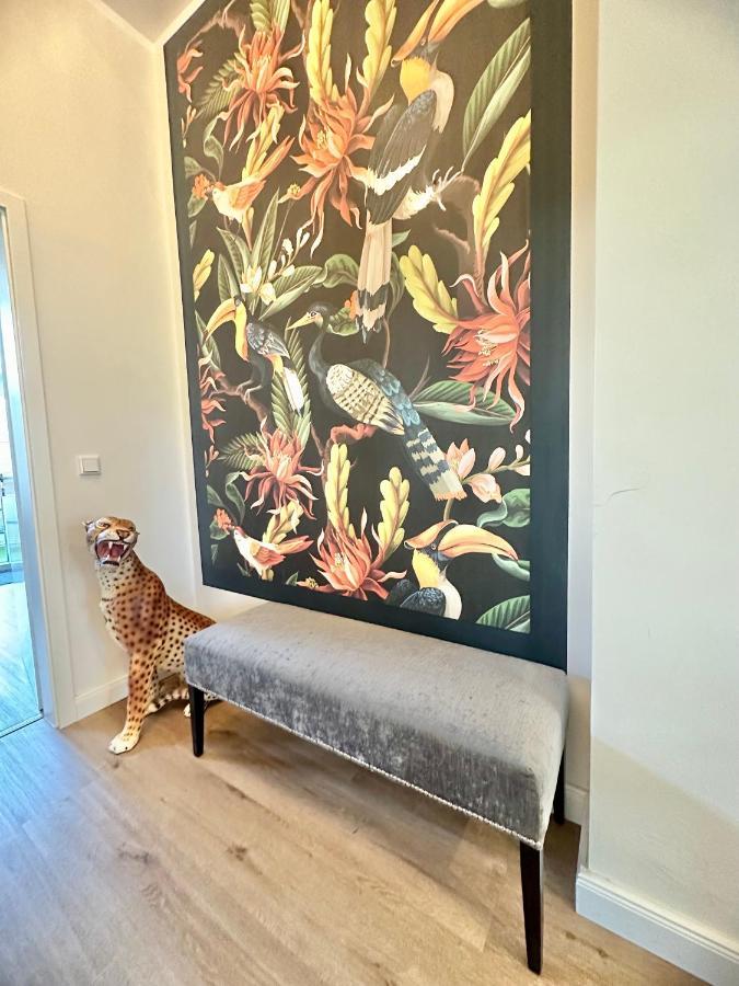 Exklusives City-apartment Im Herzen Oldenburgs Mit Balkon Und Parkplatz A36 * Oldenburg