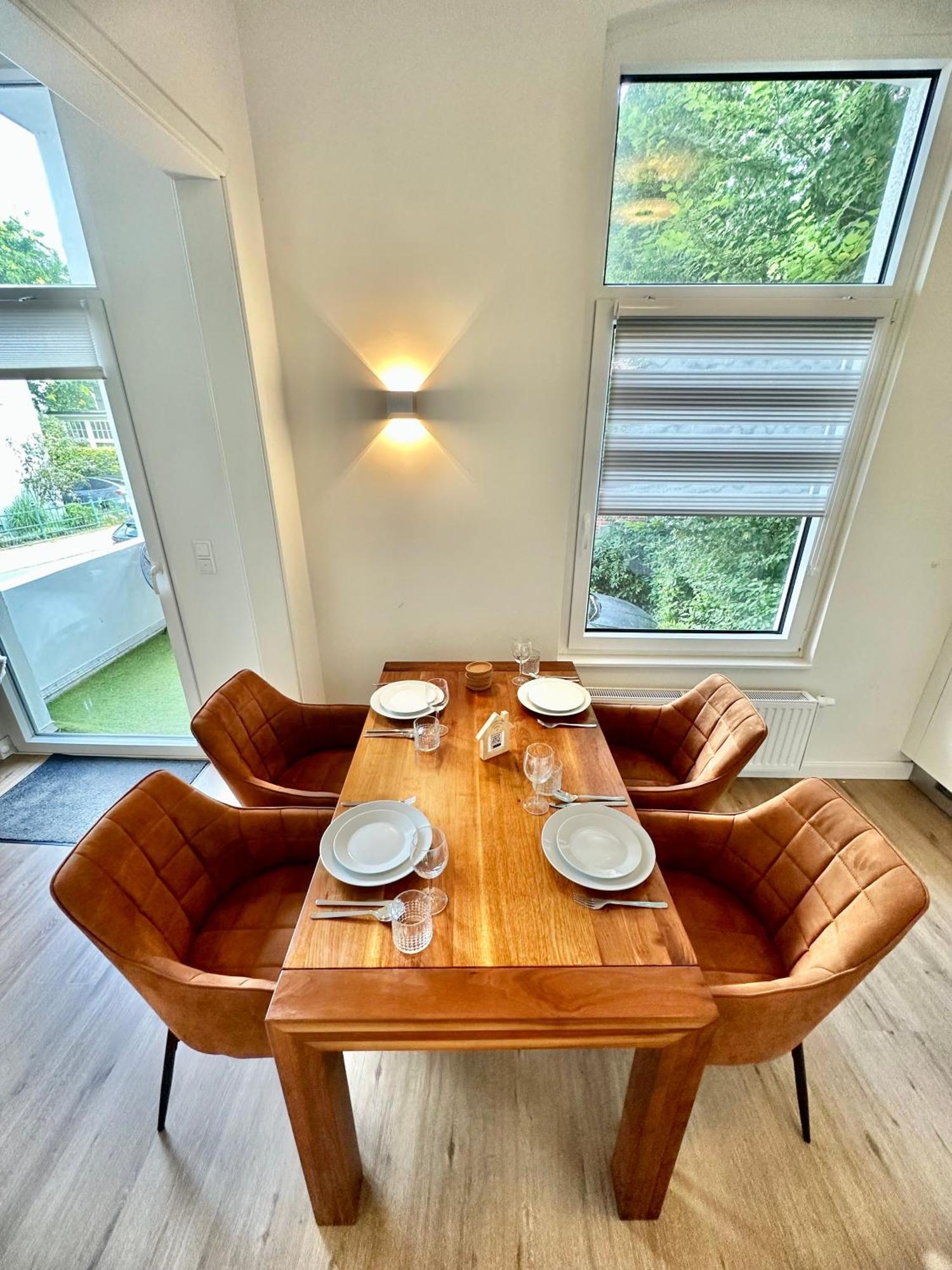 Exklusives City-apartment Im Herzen Oldenburgs Mit Balkon Und Parkplatz A36 *