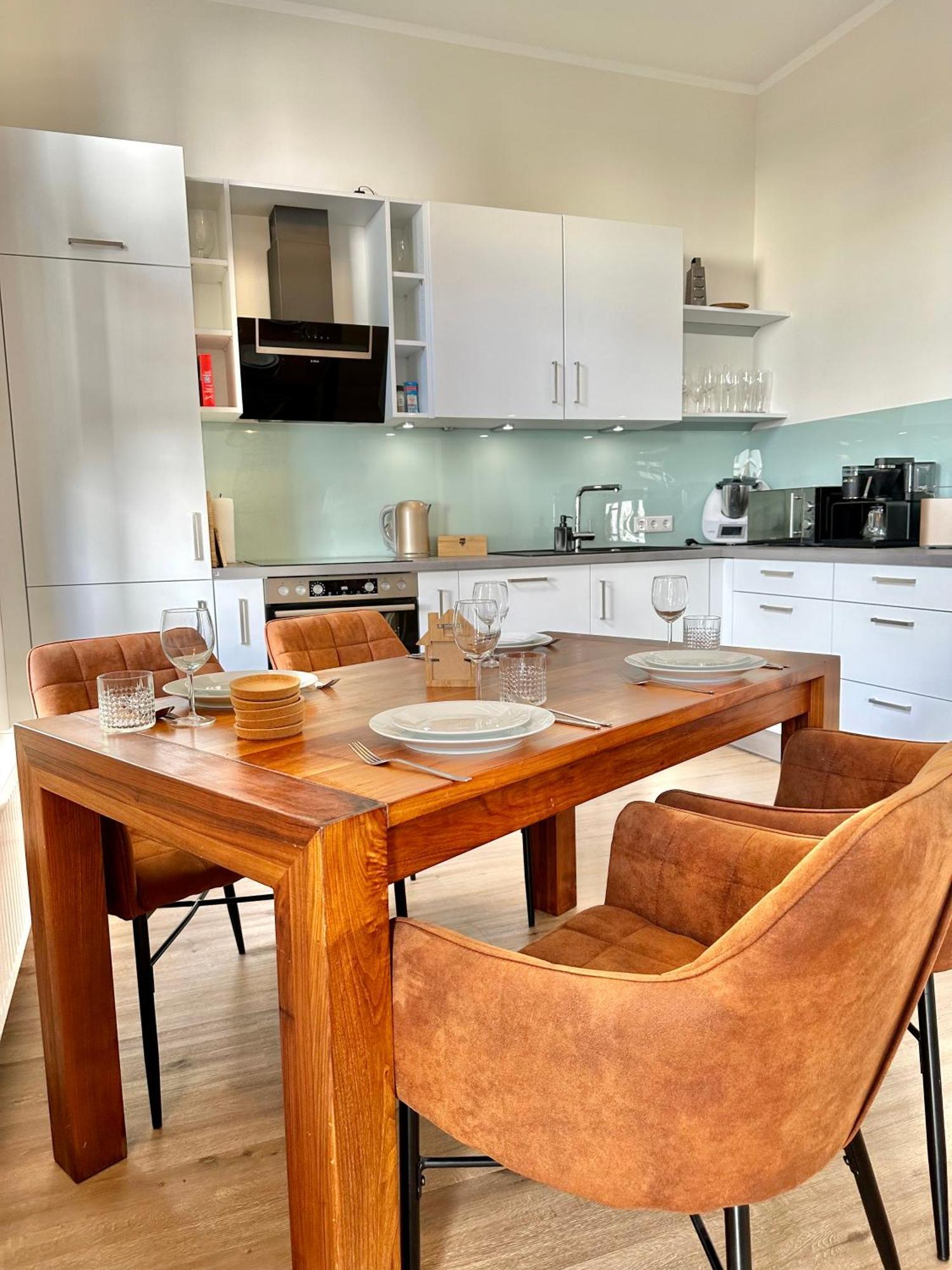 Exklusives City-apartment Im Herzen Oldenburgs Mit Balkon Und Parkplatz A36 Oldenburg